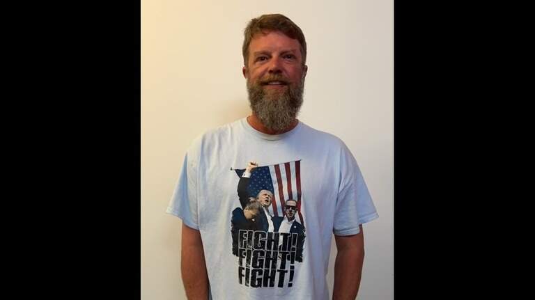 Man Asked To Leave Tacoma Restaurant For Wearing Trump Shirt Tacoma man-asked-to-leave-tacoma-restaurant-for-wearing-trump-shirt-tacoma